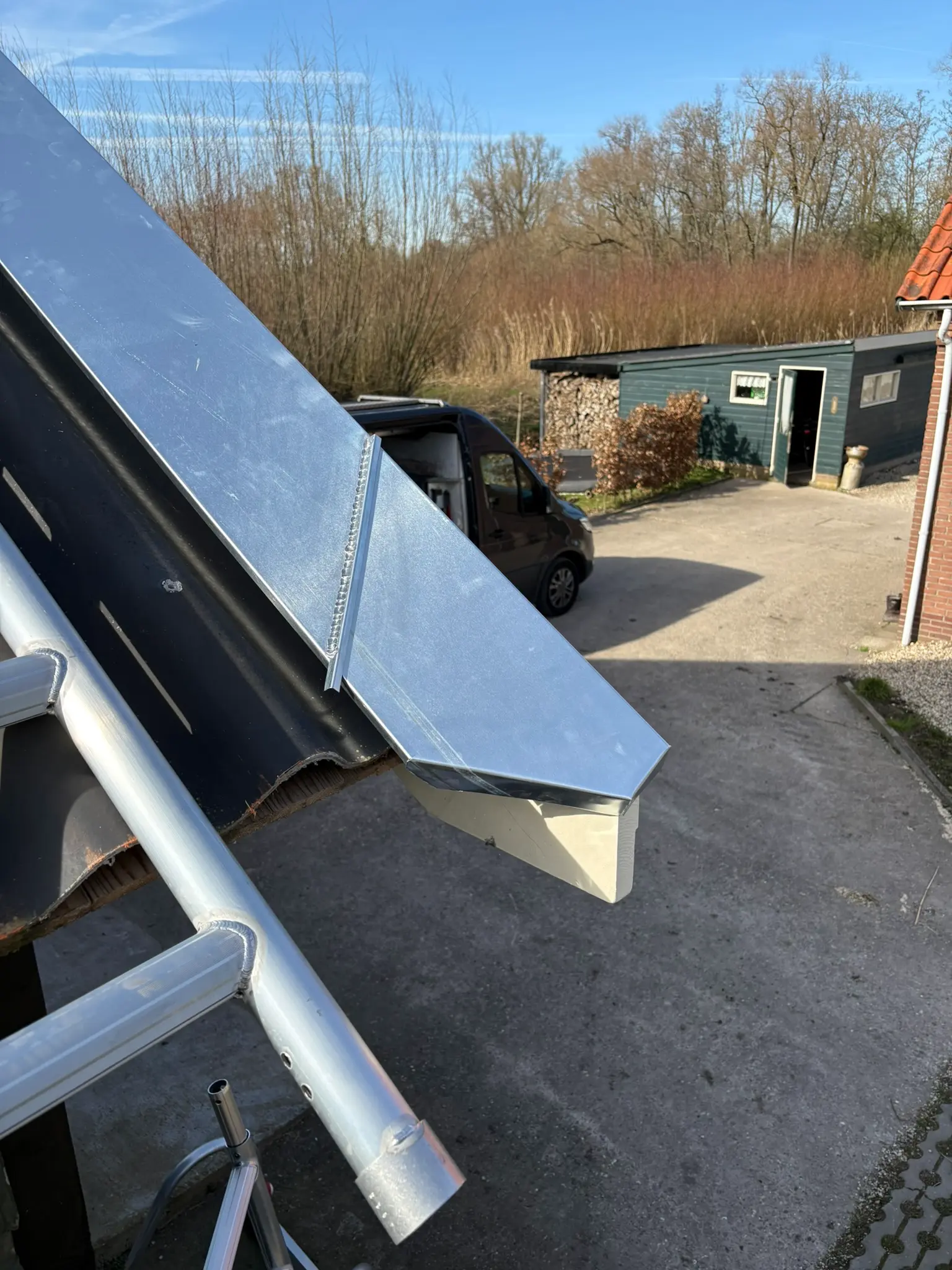 Zinken dekveren, Leerdam